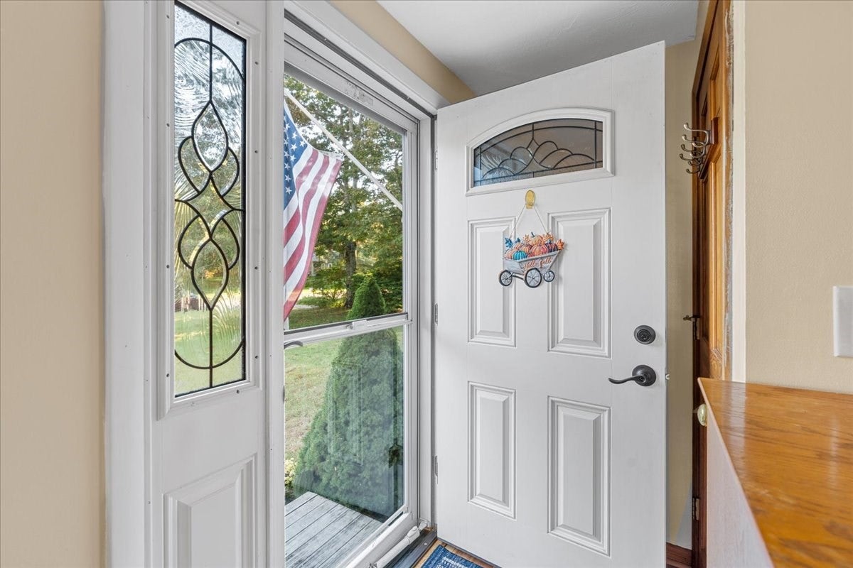 37 Donna Dr