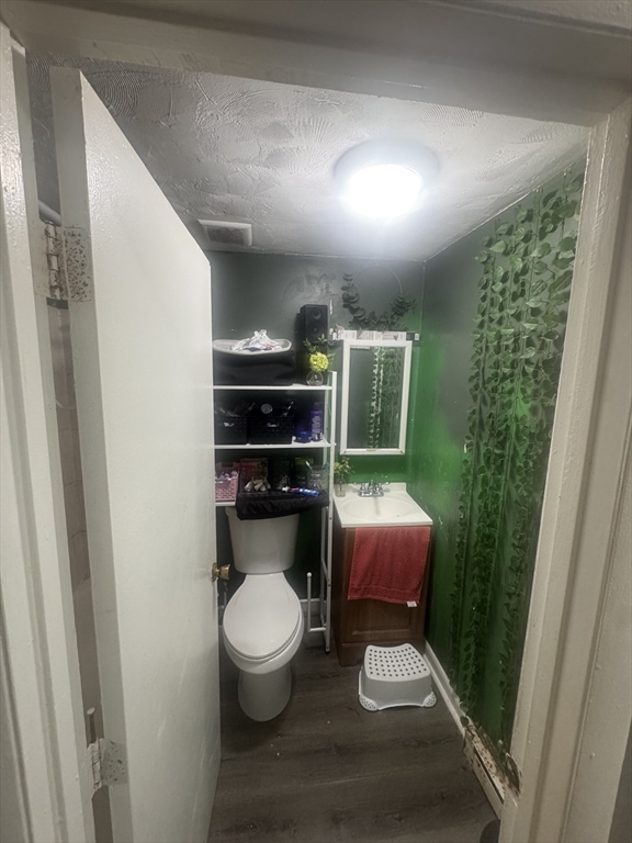 Photo 4 Photo 4