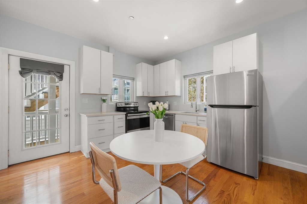 309 309-311 Sumner Street 2R