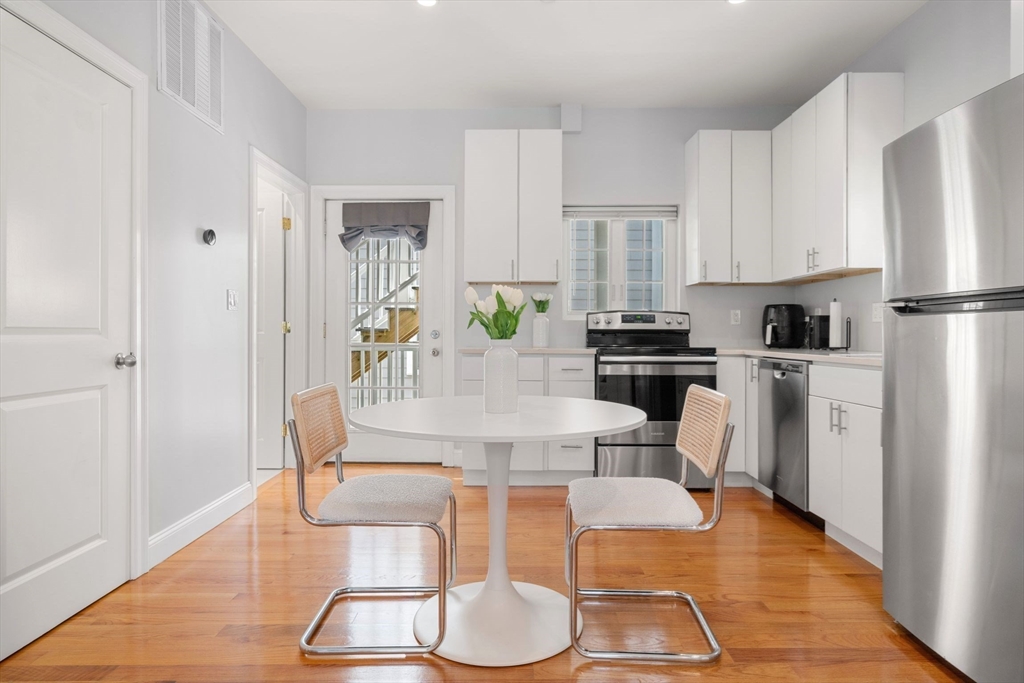 309 309-311 Sumner Street 2R