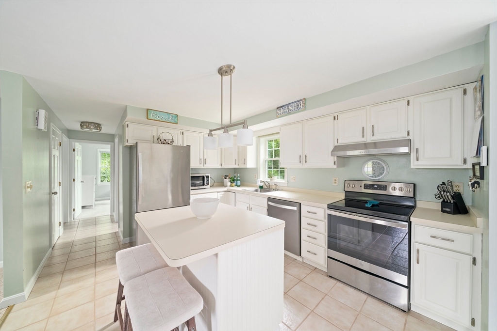 8 Joyce Dr