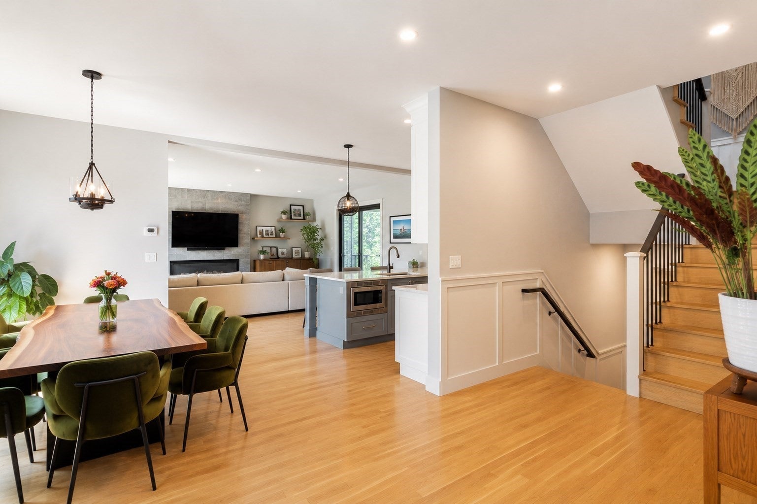 32 Lantern Ln
