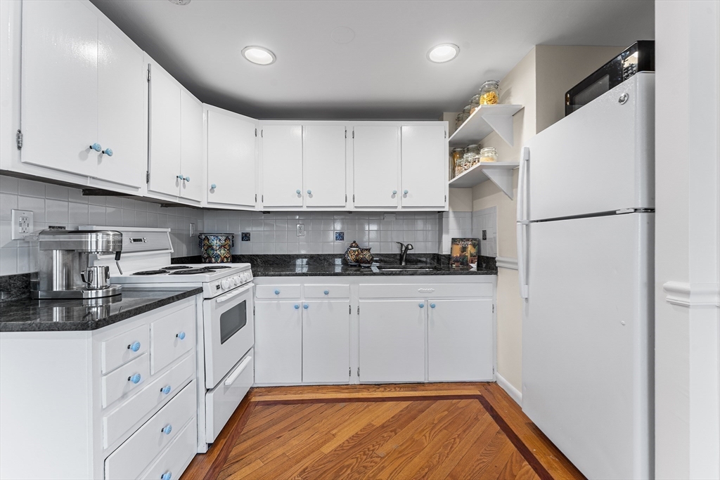 54 Lexington Ave 32