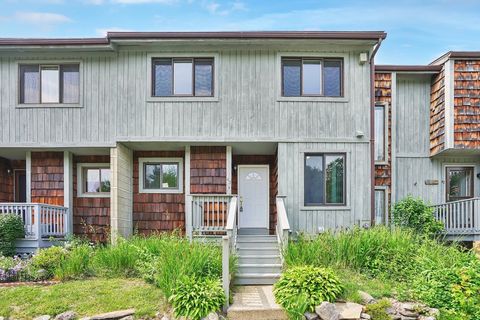 43 Meadowbrook Ln 43 Palmer MA 01069