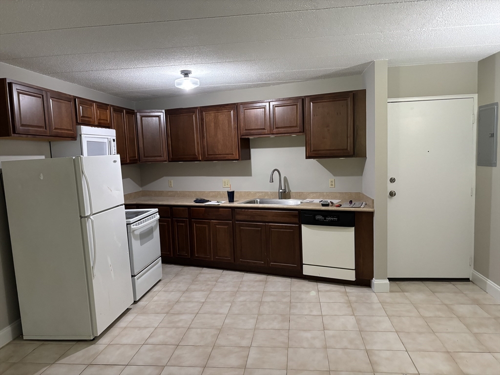 152 Turner Road 14