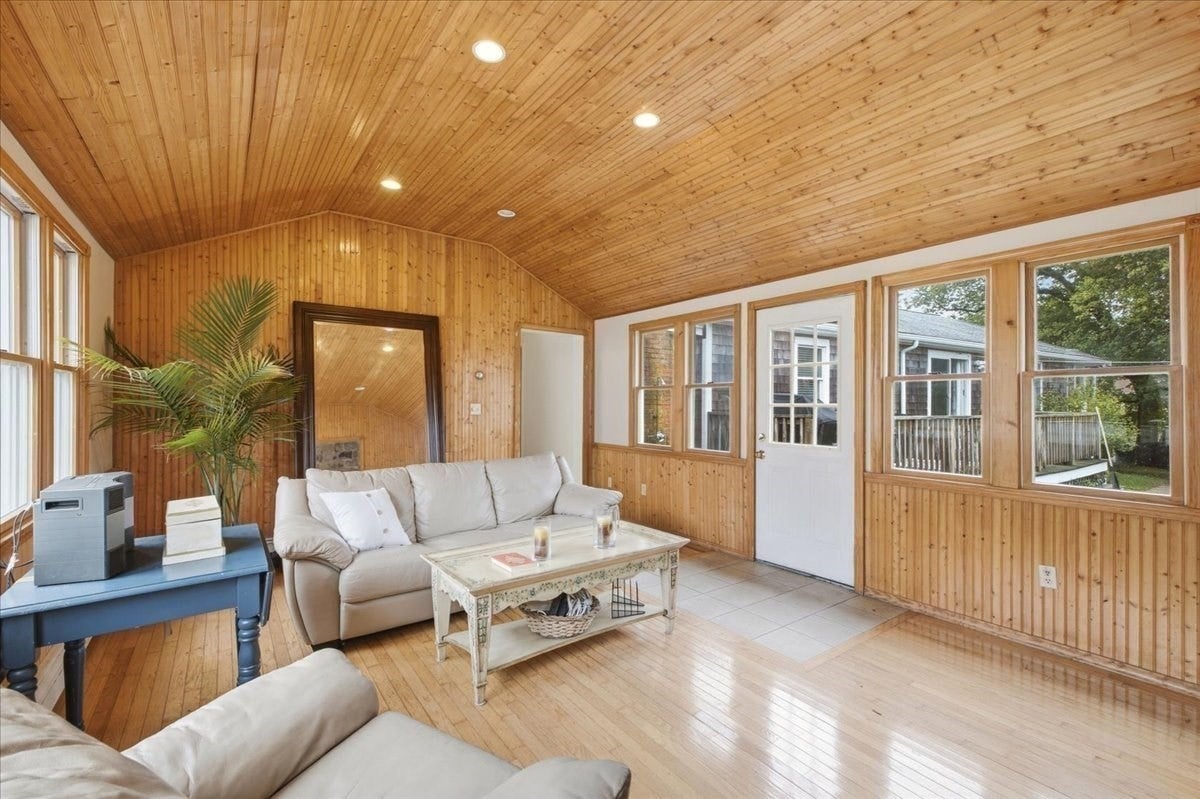 33 Edgar Rd