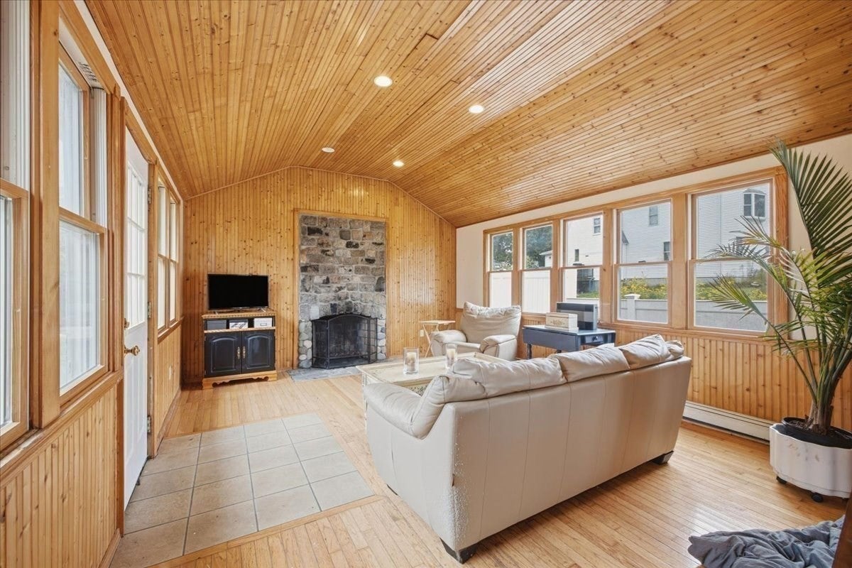 33 Edgar Rd