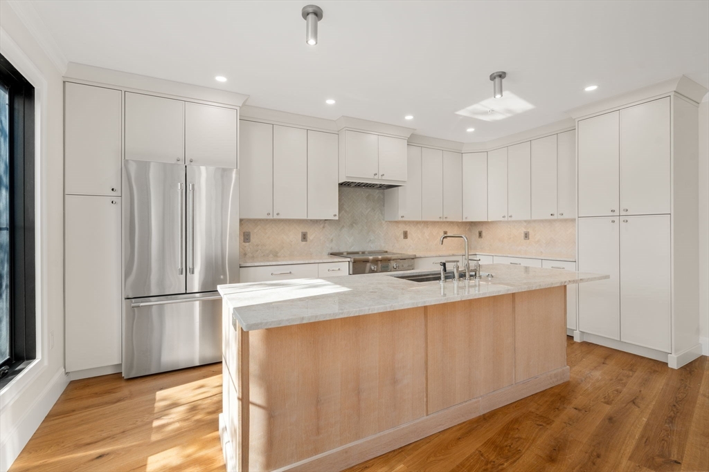 34 Vinton Street FL3