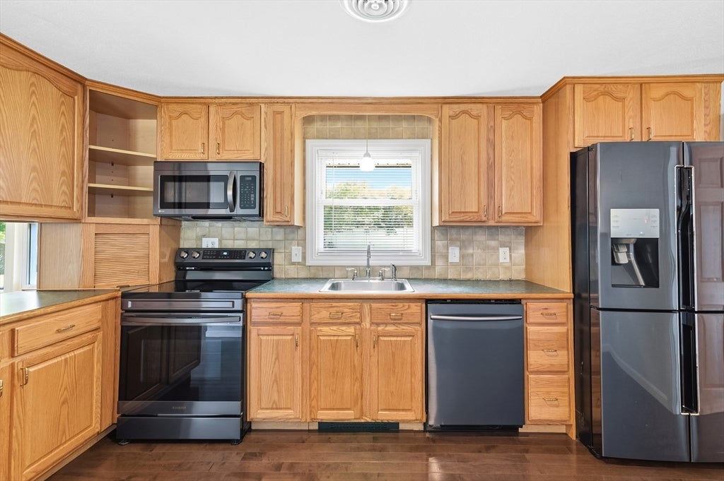 35 Dandy Rd, Brockton, MA, 35 Dandy Rd, Brockton, MA Photo #10