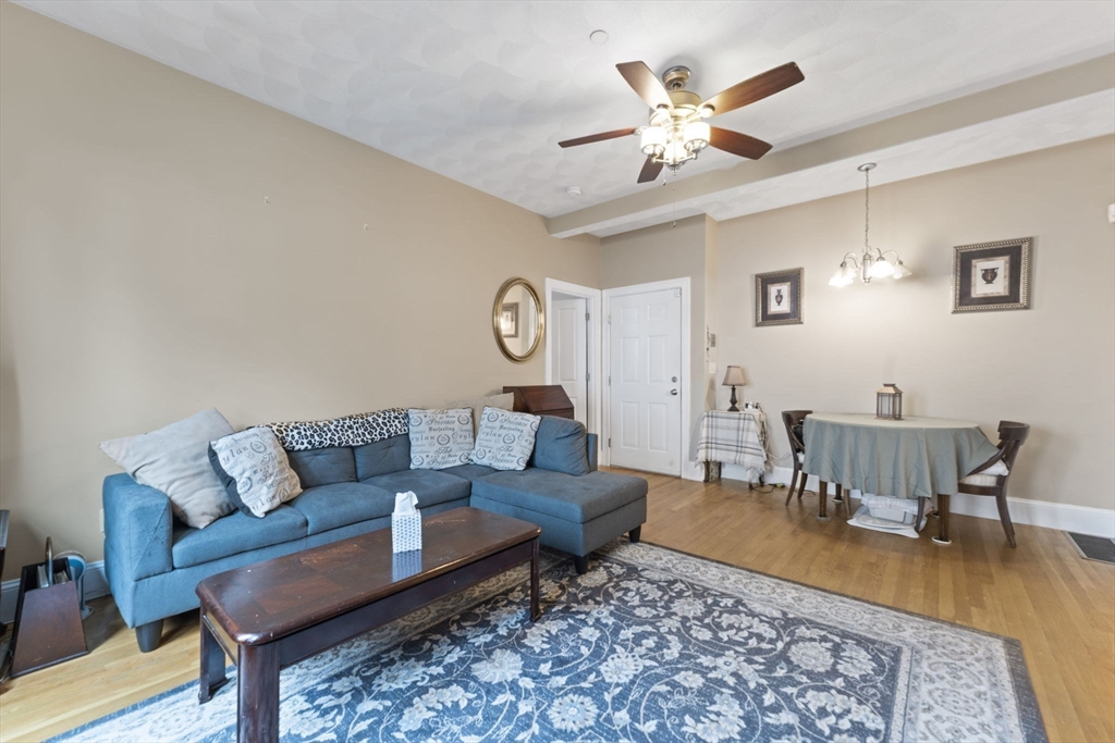 8 Common St 1
