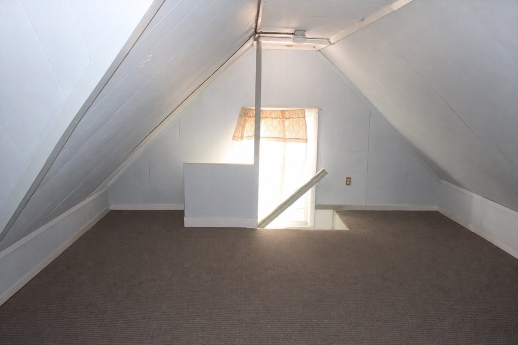 10 Hollywood St, Worcester, MA Photo #19