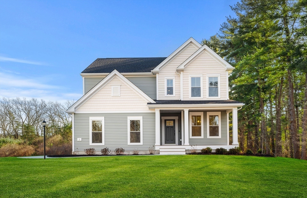 1 Lloyd Circle