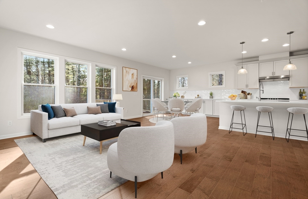1 Lloyd Circle