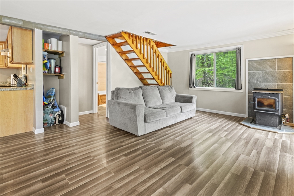 91 Deer Bay Rd