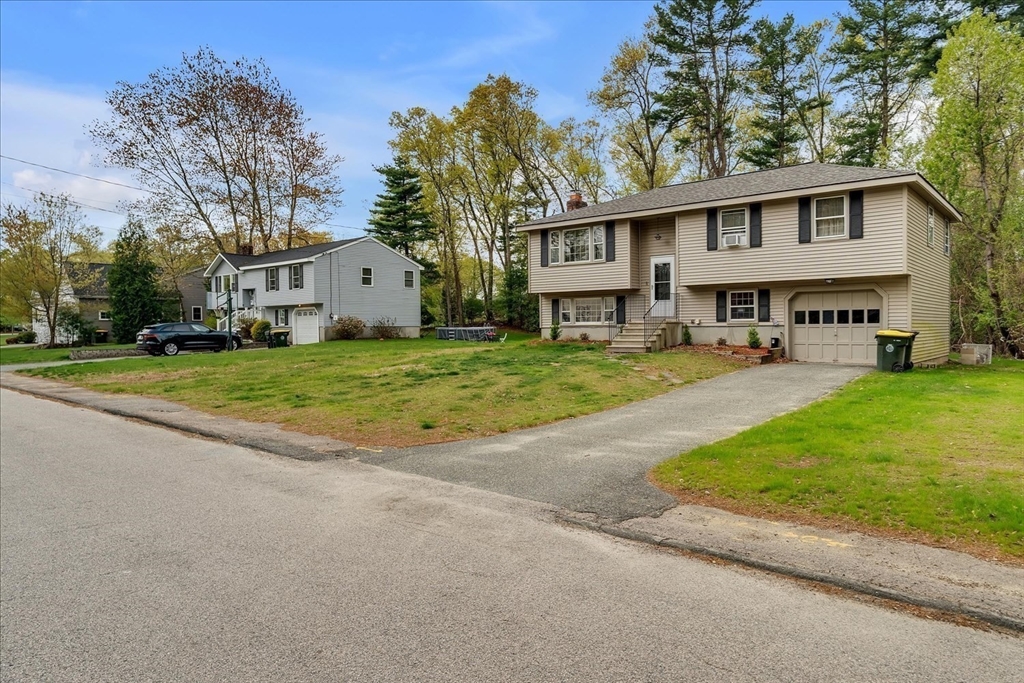 49 Monique Drive, Bellingham, MA Photo #3