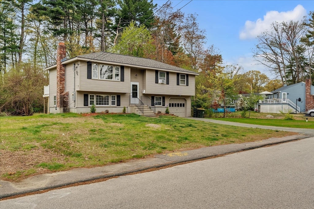 49 Monique Drive, Bellingham, MA Photo #4