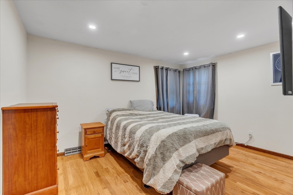 49 Monique Drive, Bellingham, MA Photo #23