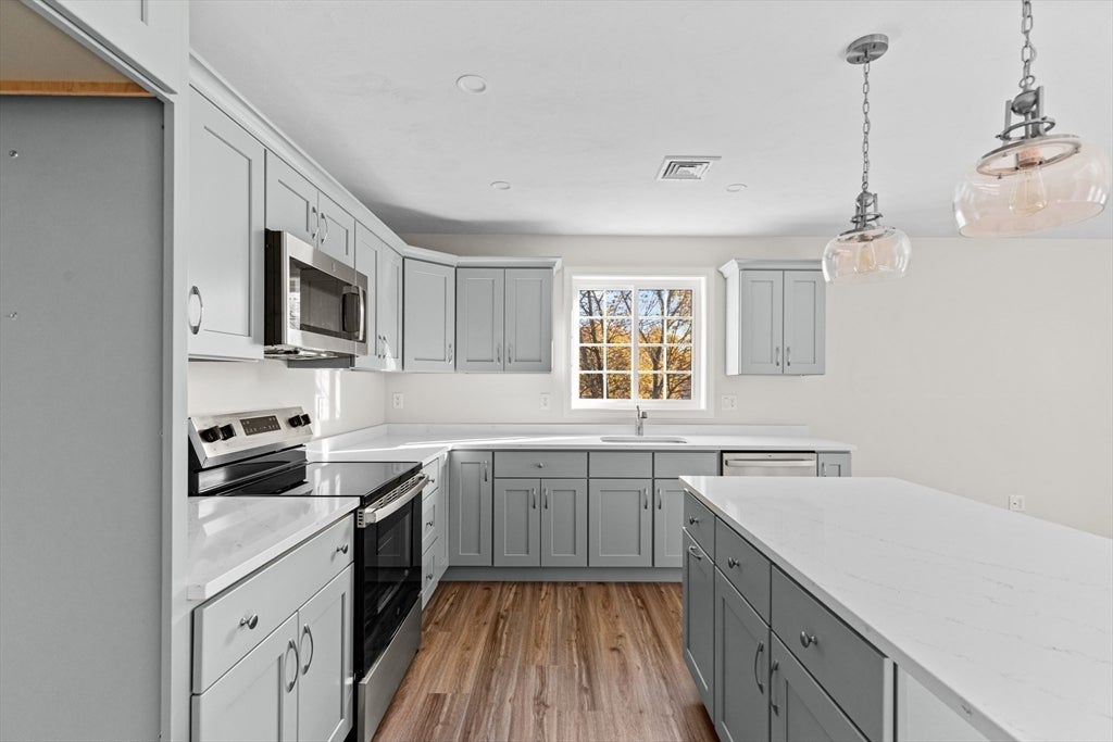 393 Court St #5, Plymouth, MA, 393 Court St #5, Plymouth, MA Photo #3