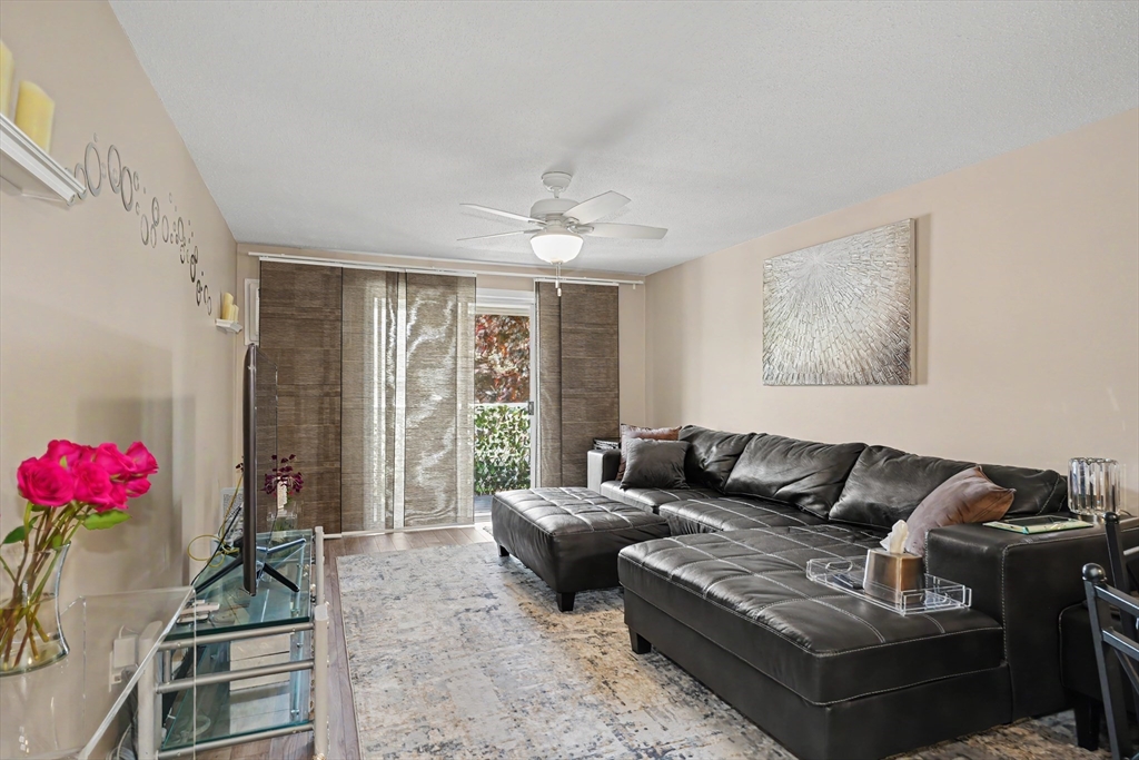200 Manning St 23C