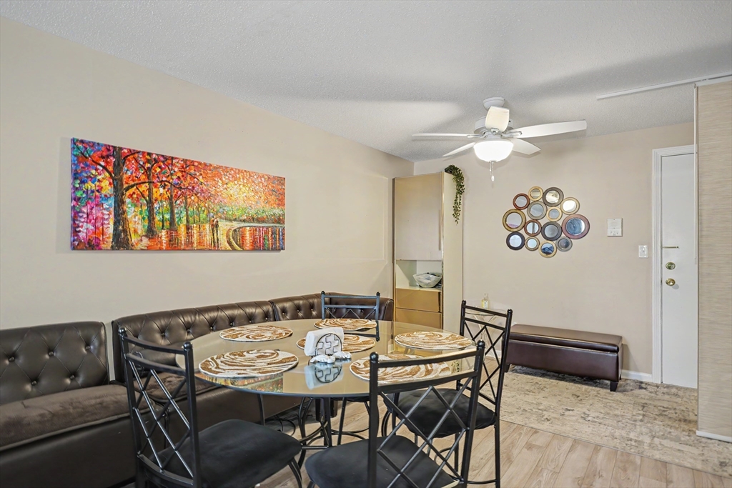 200 Manning St 23C