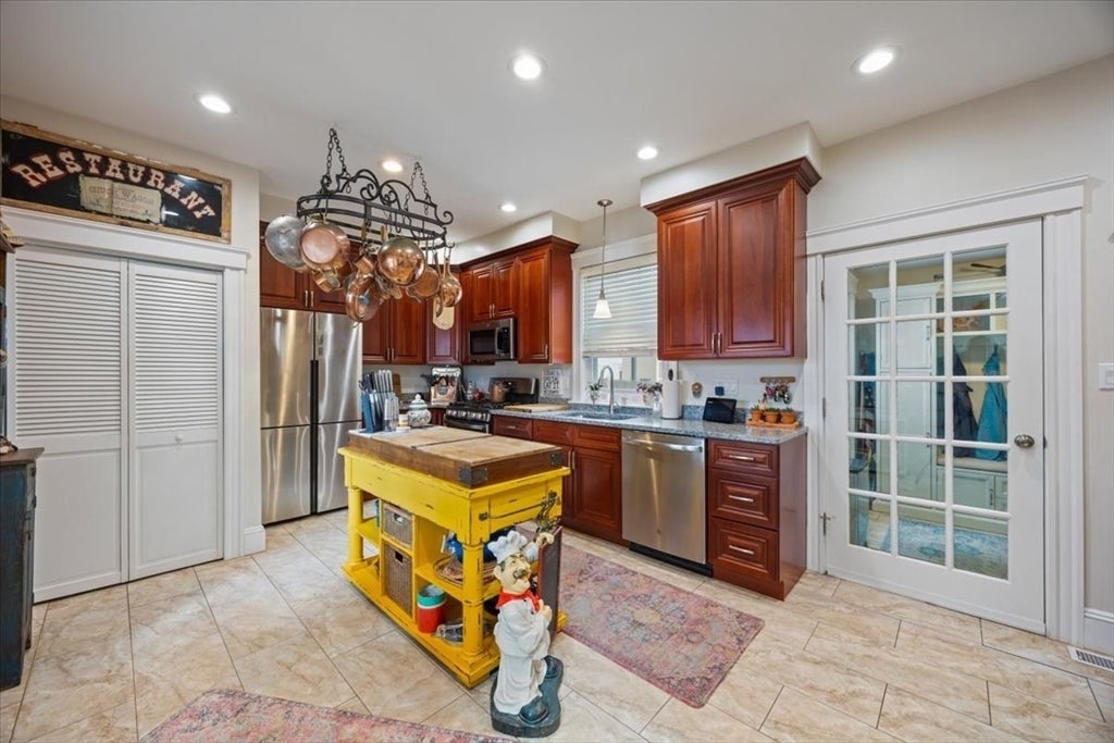 12 Minot Ave, Haverhill, MA Photo #12