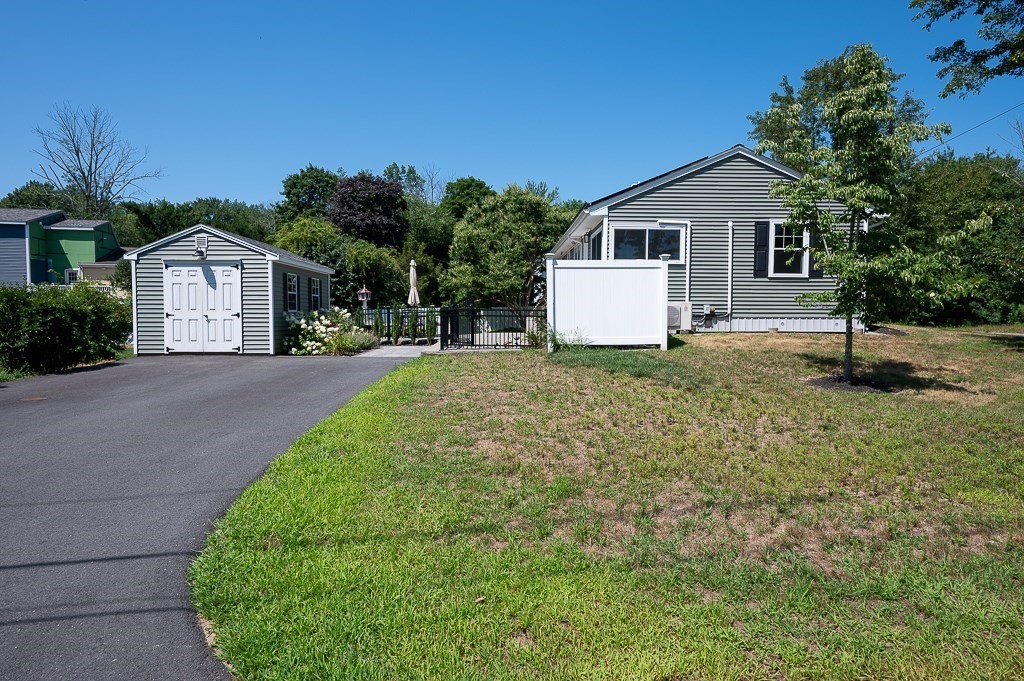 725 Pleasant St.