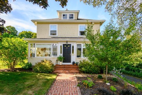 9 Cushman St Plymouth MA 02360