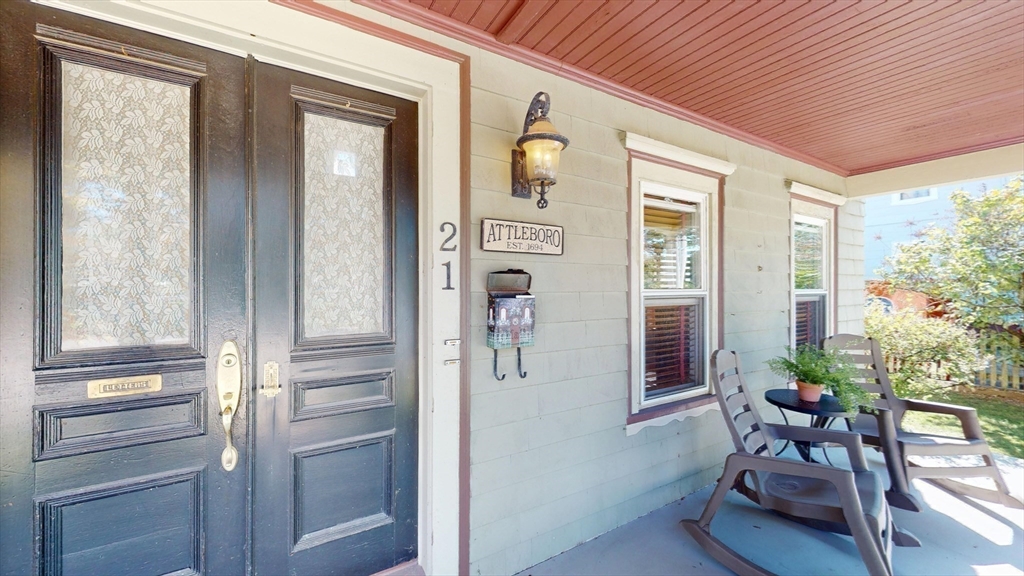 21 Dennis St