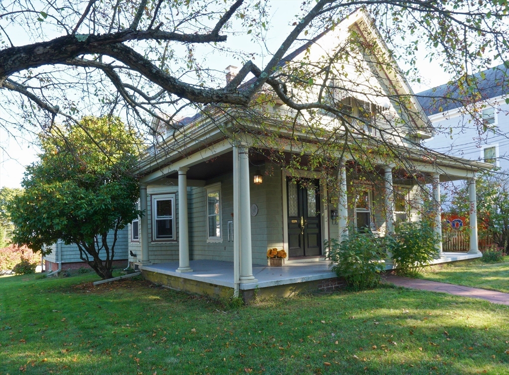 21 Dennis St