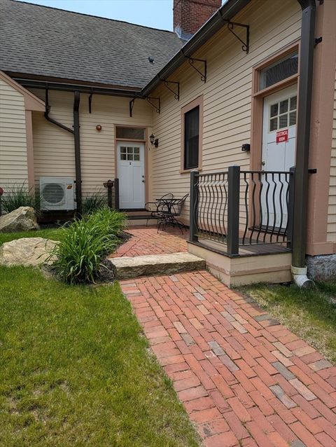 352 Manchaug Rd 1 Sutton MA 01590