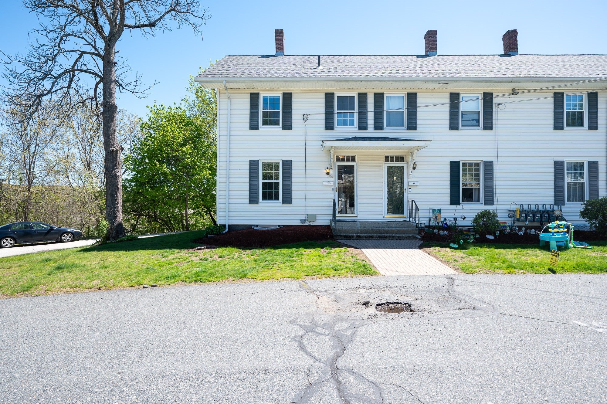 11 Sampson St