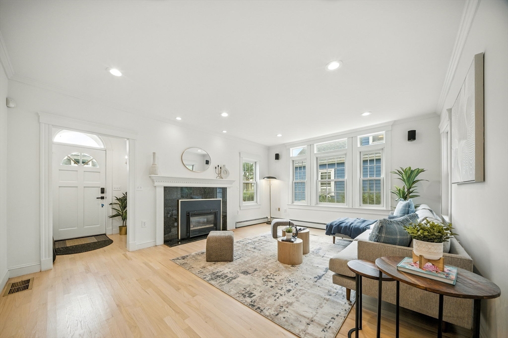 11 Dana Rd