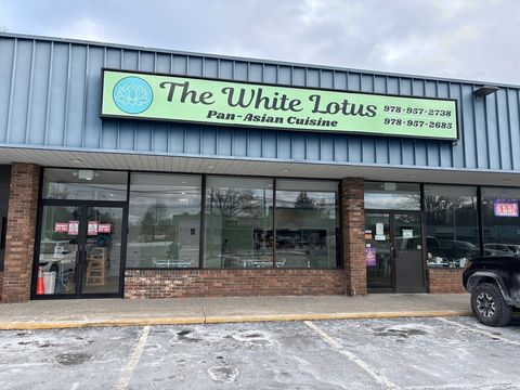 1734 Lakeview Ave Dracut MA 01826