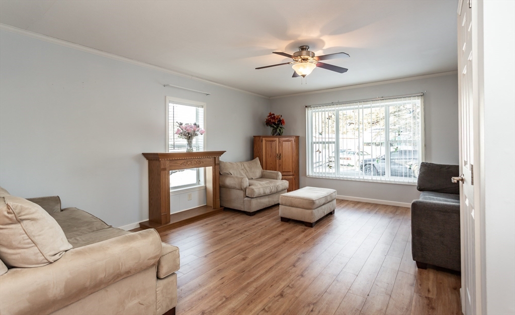 250 Mansfield Ave 11