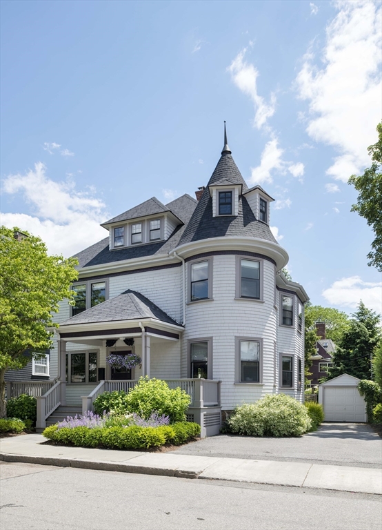 7 Dana Street