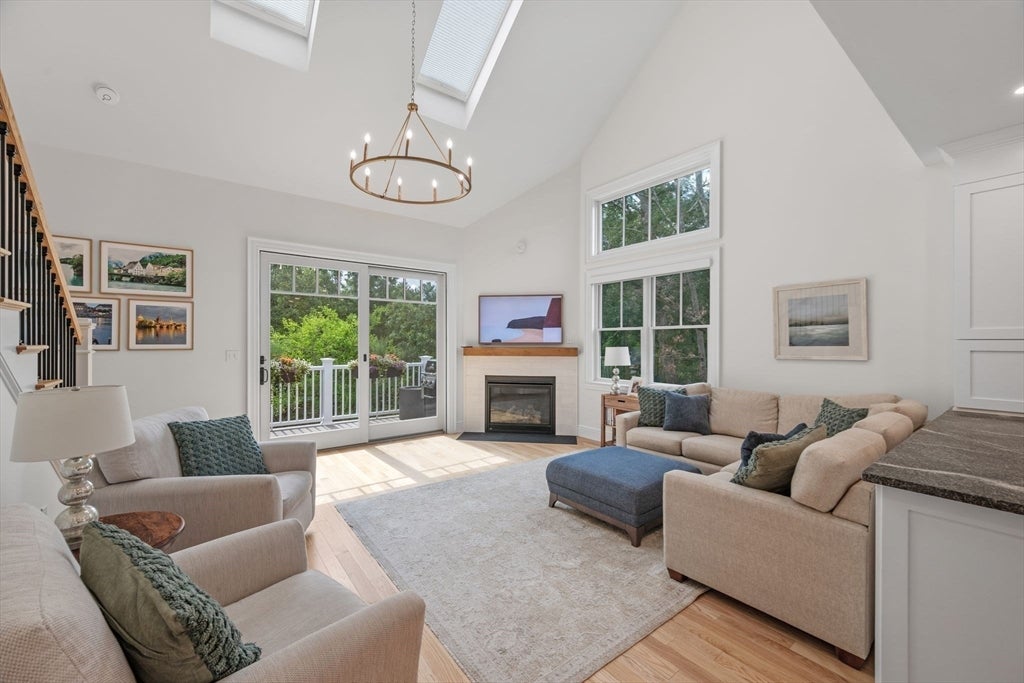 4 Talbot Lane, Reading, MA, 4 Talbot Lane, Reading, MA Photo #8