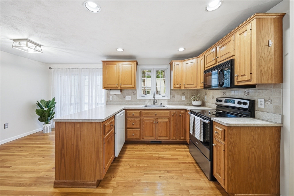 35 Buena Vista Dr, Attleboro, MA Photo #11