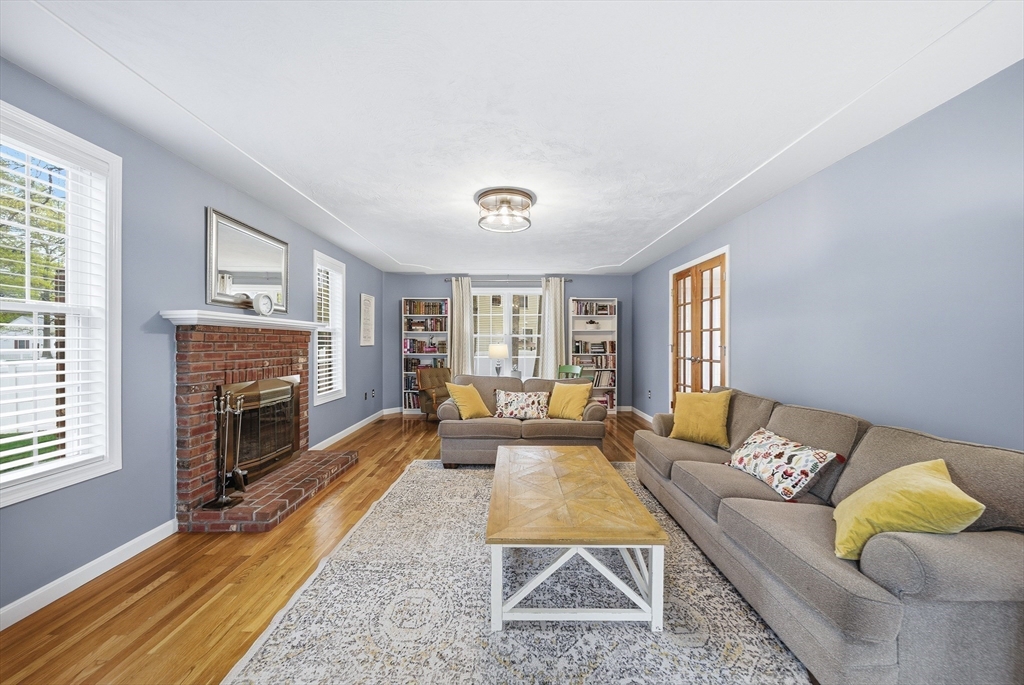 35 Buena Vista Dr, Attleboro, MA Photo #7