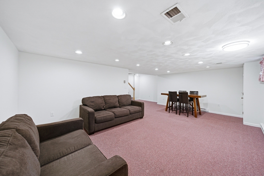 35 Buena Vista Dr, Attleboro, MA Photo #29