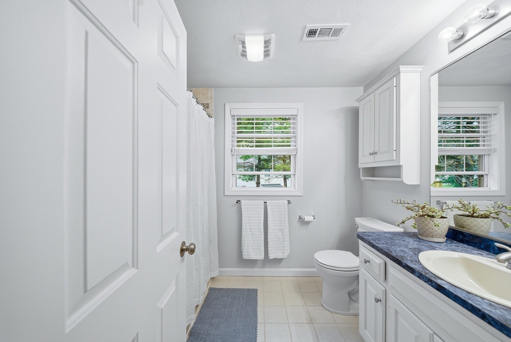 35 Buena Vista Dr, Attleboro, MA Photo #20