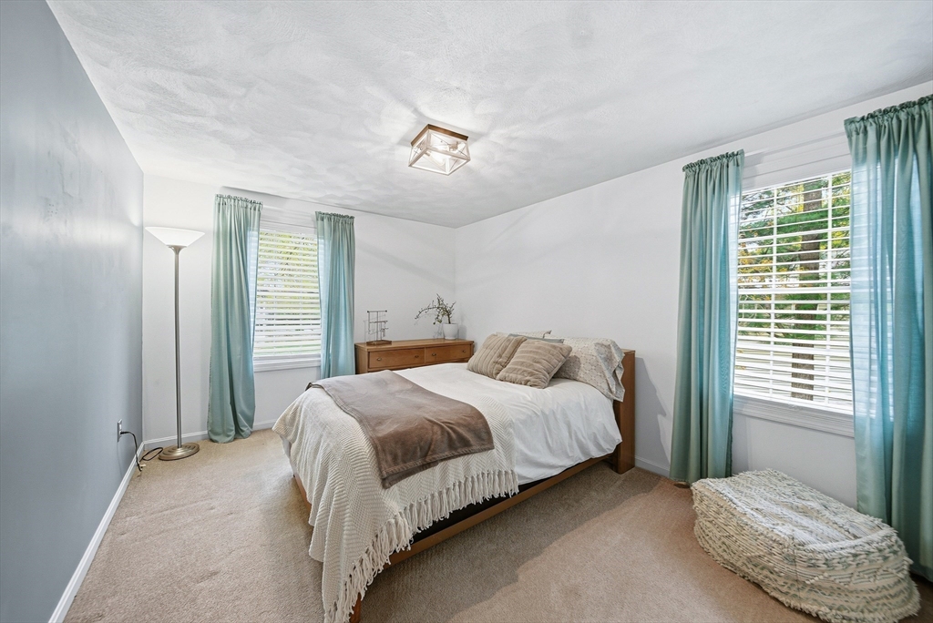 35 Buena Vista Dr, Attleboro, MA Photo #17