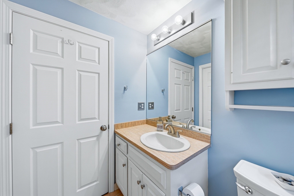 35 Buena Vista Dr, Attleboro, MA Photo #14