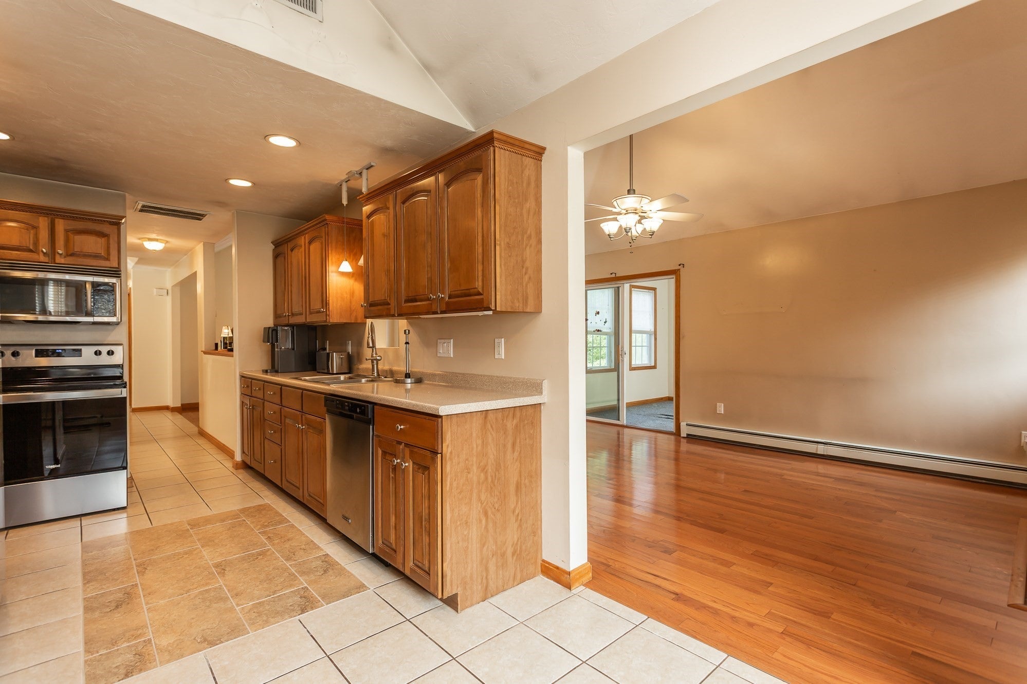 380 Spruce St, Bridgewater, MA, 380 Spruce St, Bridgewater, MA Photo #11