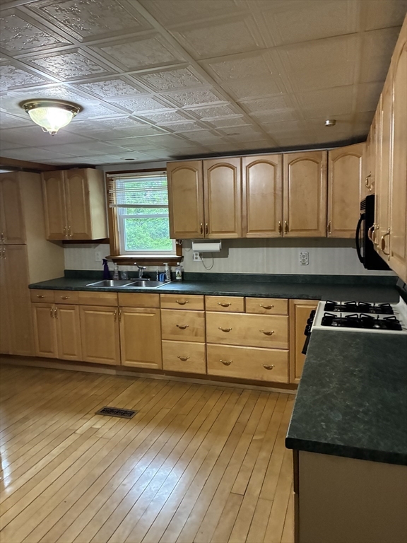 8 Benjamin Rd