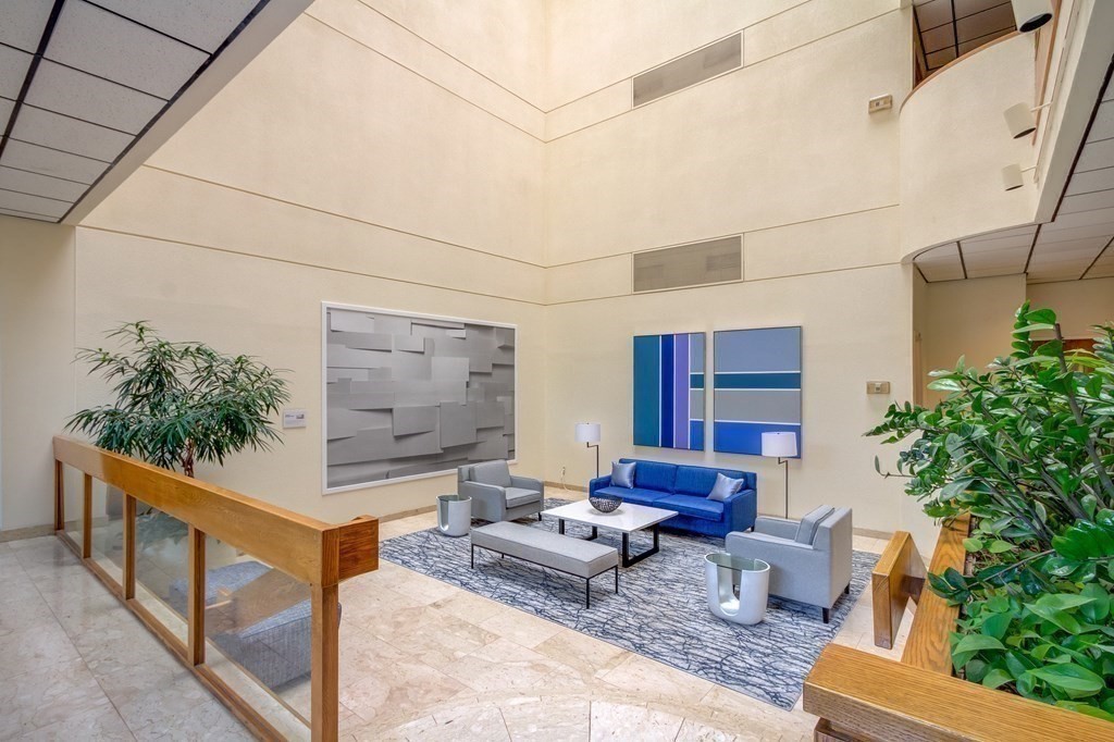 210 Nahanton St 415