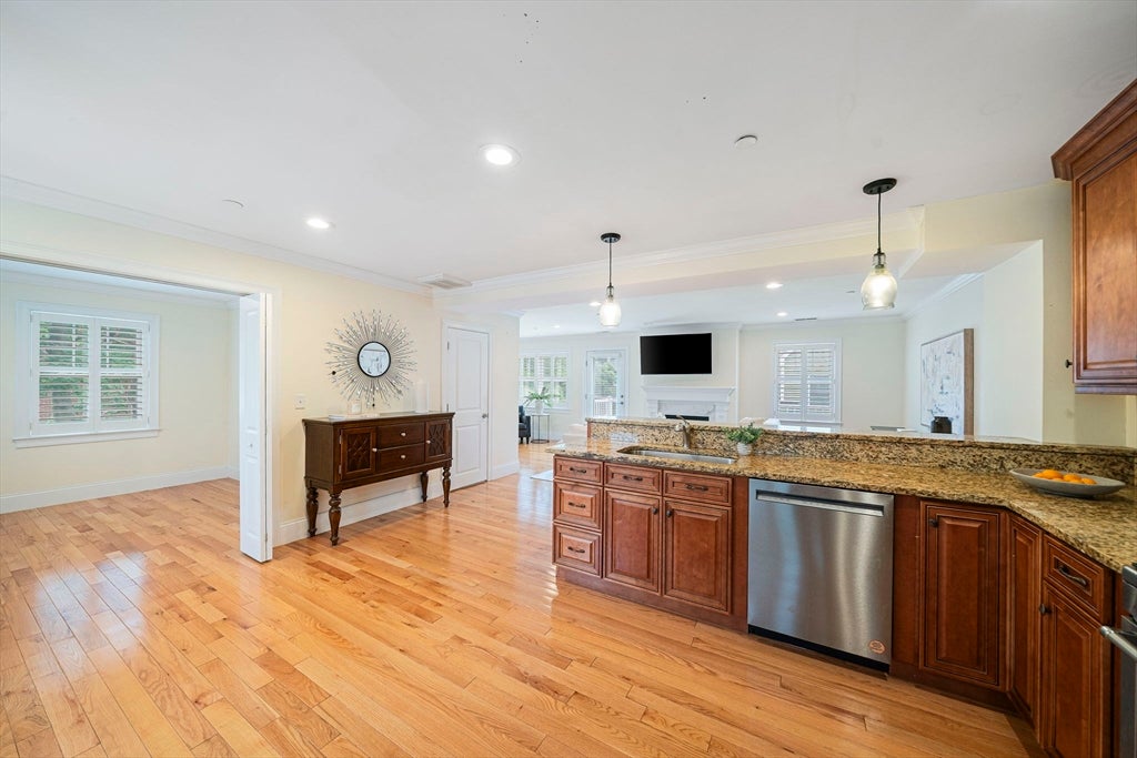 205 Elm St 9