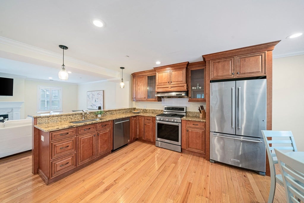205 Elm St 9