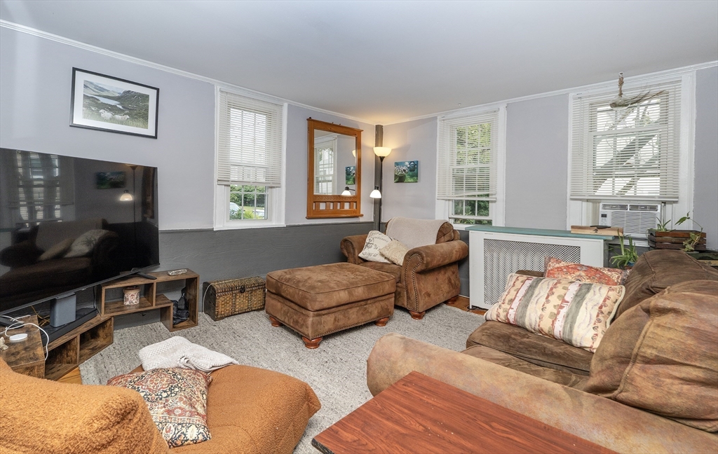 6 Spring St, Amesbury, MA Photo #8