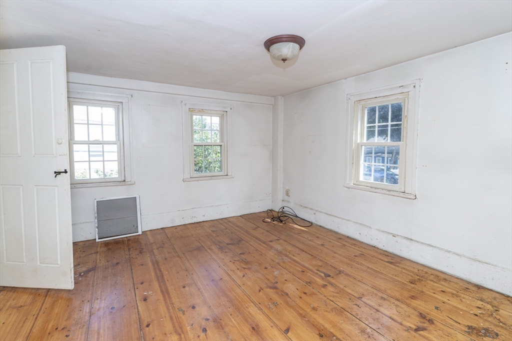 6 Spring St, Amesbury, MA Photo #20