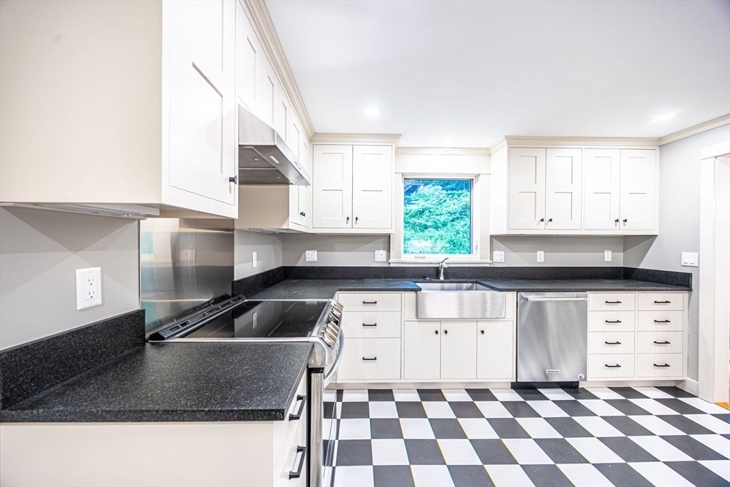 85 Woodland Rd, Boston, MA, 85 Woodland Rd, Boston, MA Photo #4